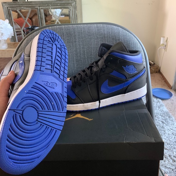 Jordan 1 mid royal Blue - Picture 3 of 6